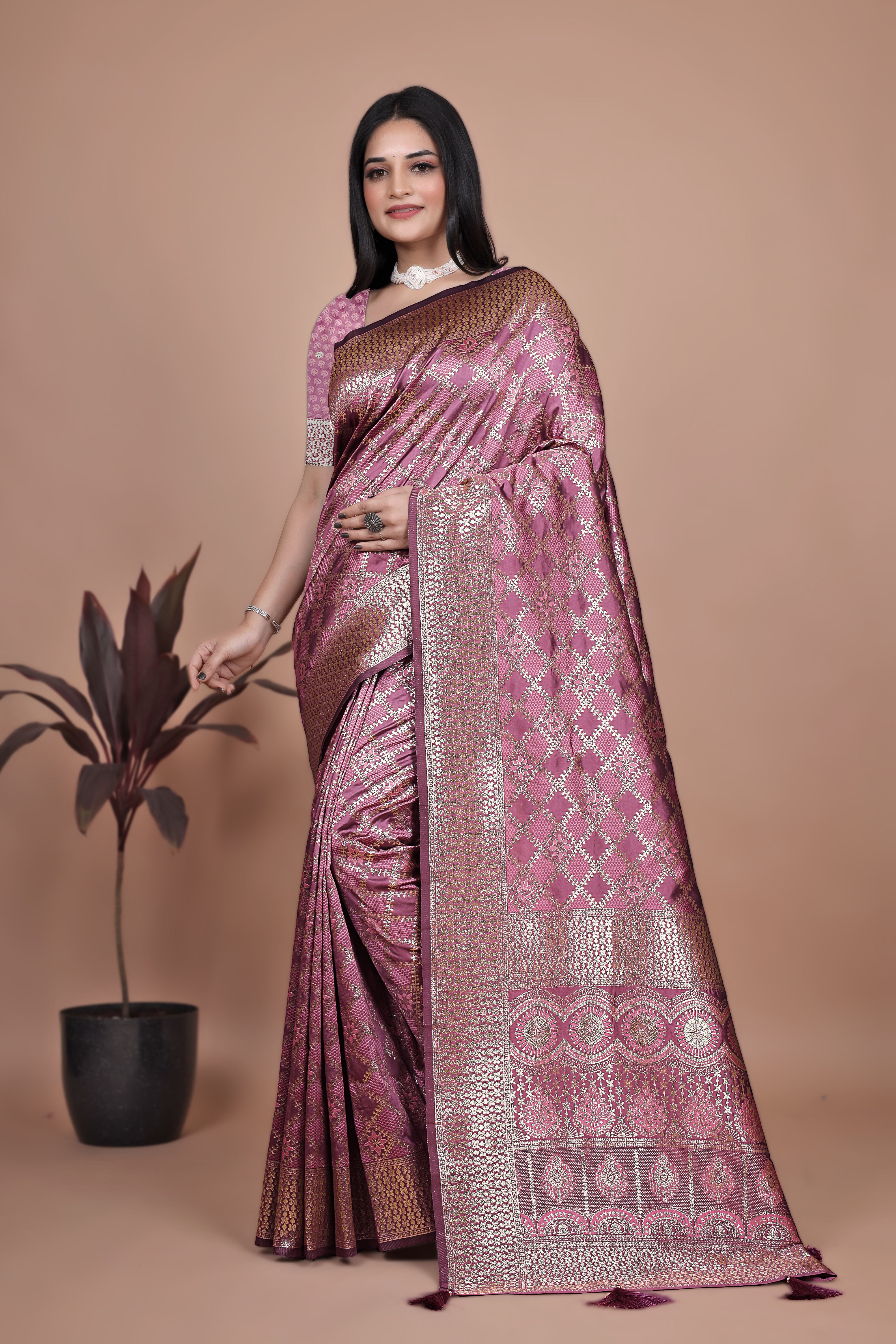 Banarasi Silk Saree with Golden Zari Elegance with 4 color ✨💚